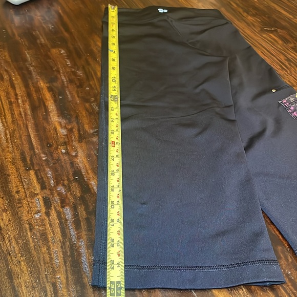 Triple Flip Crops - Picture 4 of 7